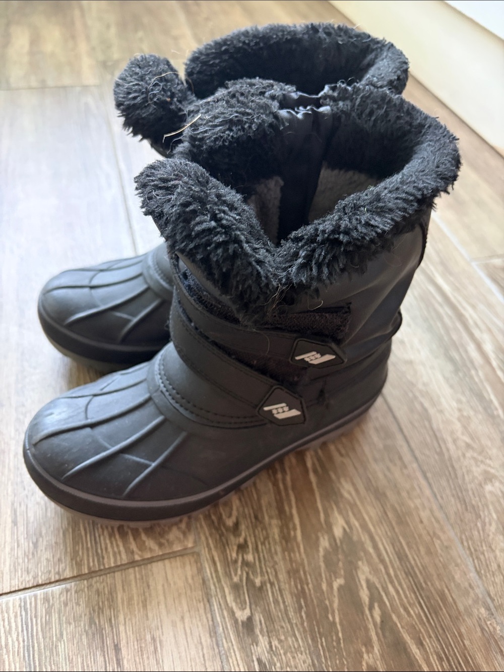 Kids Black Insulated Winter Boots with Fleece Collar, Size 1
